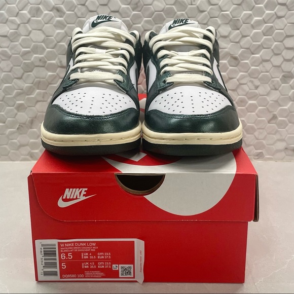 Nike Dunk Low “VINTAGE GREEN” Sneakers - Picture 4 of 13
